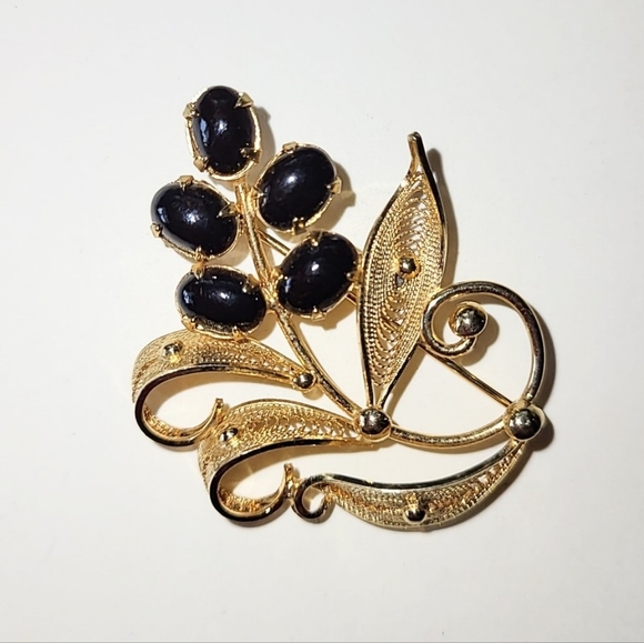 SORRENTO BLACK ONYX & GOLD-FILLED PIN BROOCH - GF FILIGREE LEAVES - Picture 1 of 7